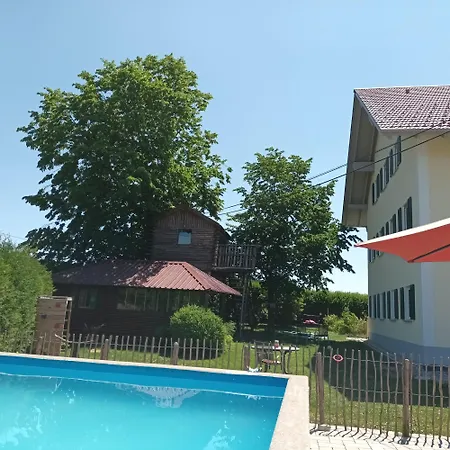 Lägenhet Erlebnishof Eble Doppelzimmer Mit Hellem Bad Oberguenzburg